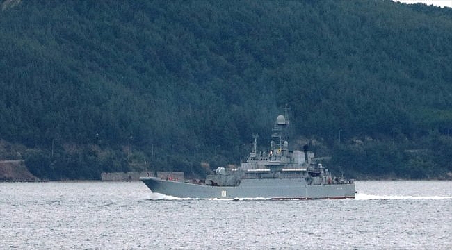 Rus askeri gemisi Çanakkale Boğazı'ndan geçti
