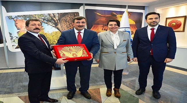 AK Partili Cevdet Yılmaz Çanakkale Valiliği'ni ziyaret etti