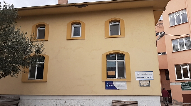 Camideki hırsızlık güvenlik kamerasınca kaydedildi