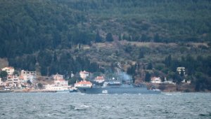Rus askeri gemileri Çanakkale Boğazı'ndan geçti