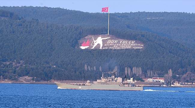 Rus askeri gemisi Çanakkale Boğazı'ndan geçti