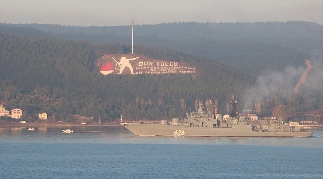 Rus askeri gemisi Çanakkale Boğazı'ndan geçti