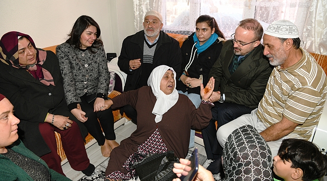 Turan umreden gelen vatandaşları ziyaret etti
