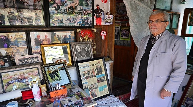 TÜRKİYE'NİN YAŞAYAN İNSAN HAZİNELERİ - Er meydanındaki yiğitlerin 64 yıllık yol arkadaşı İrfan usta