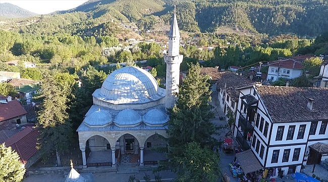 504 yıllık cami tarihe ışık tutuyor
