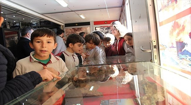 "Çanakkale 1915 Müzesi Gezici Tırı" Osmaneli'de