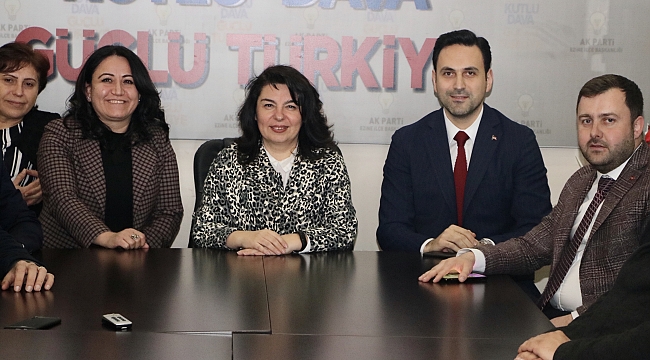 İlk ziyaret Ezine İlçe Başkanlığı’na oldu