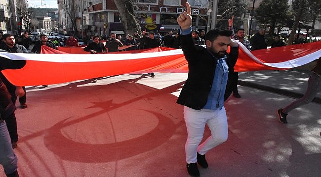 Türkiye Mehmetçik için tek yürek oldu
