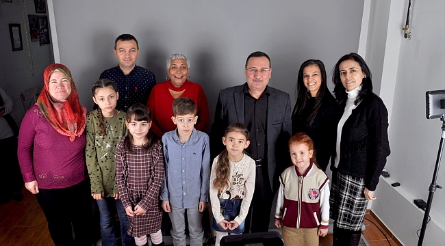 Ezine 75. Yıl İlkokulundan "Selam Olsun Eli Öpülesi Türk Kadınlarımıza" videosu