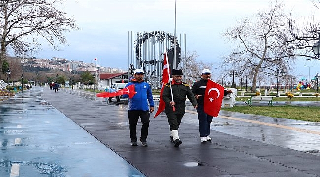 Şehitler için İstanbul'dan Çanakkale'ye yürüyorlar