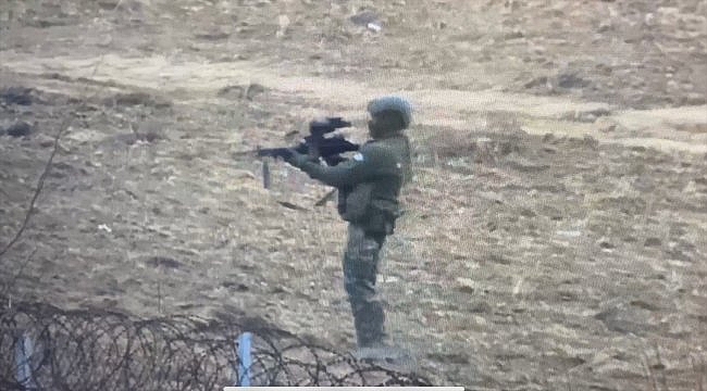 Yunanistan sığınmacıların umuduna "ateş" ediyor