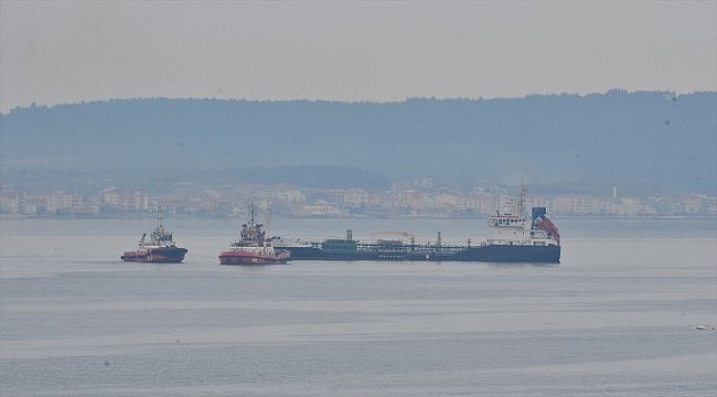 Çanakkale Boğazı'ndan geçen bir tankerde makine arızası