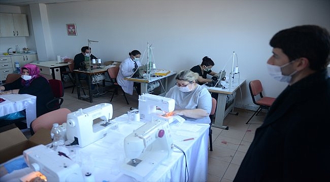 Eceabat Halk Eğitim Merkezi ilçenin maske ihtiyacını karşılıyor