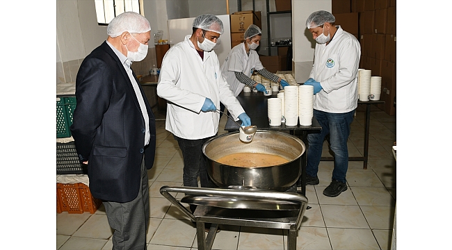Lapseki'de her gün 160 aileye sıcak yemek