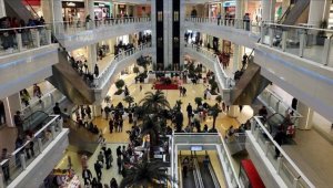 AVM'lerde koronavirüsten korunmada en etkili yöntem maske takmak