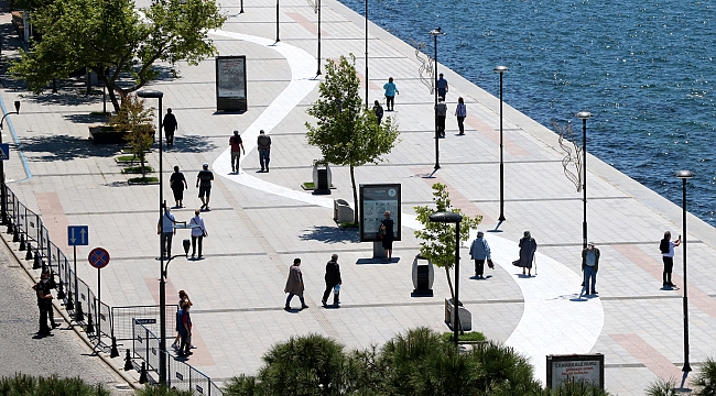 Çanakkale’de 65 yaş üstü yeniden sokağa çıktı