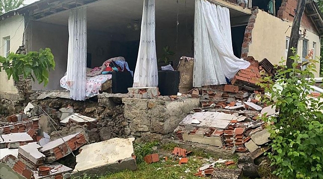 Bingöl Karlıova'da 5,7 büyüklüğünde deprem meydana geldi