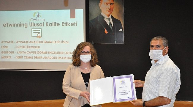 Geyikli beldesindeki ilkokula "eTwinning Okulu" unvanı verildi