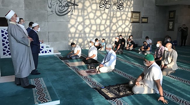 15 Temmuz şehitleri yakınları bayram namazında buluştu
