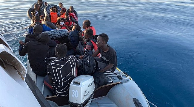 Botları arızalanan sığınmacılar kurtarıldı