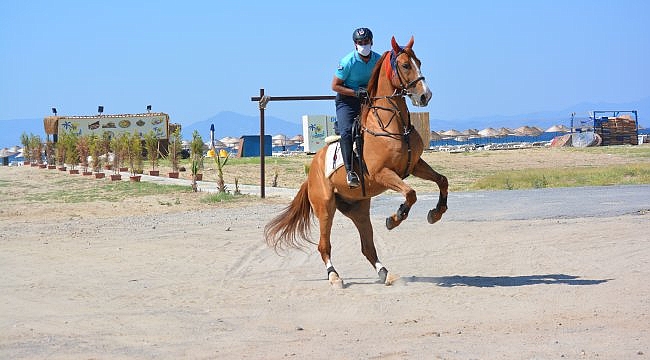 Sarımsaklı Plajları'nın güvenliği atlı jandarma timlerine emanet