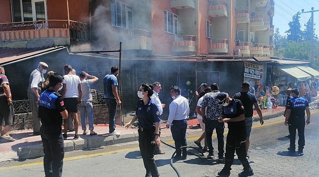 Ayvacık'ta iş yeri deposunda yangın