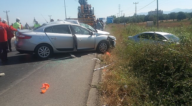 Balıkesir'de otomobil çekiciye çarptı 1 kişi öldü
