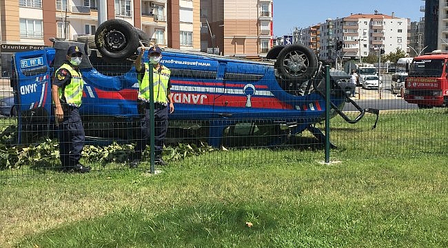 Balıkesir'de otomobille çarpışan araçtaki 3 asker yaralandı