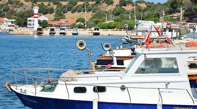 Çanakkaleli balıkçılar dualarla mavi sulara uğurlandı