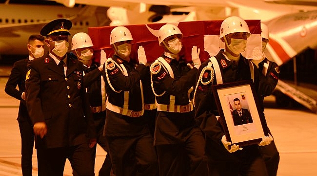 Giresun'daki selde şehit düşen Uzman Çavuş Onur Kıran'ın cenazesi Çanakkale'ye getirildi