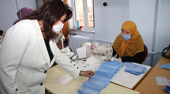 Milletvekili İskenderoğlu'ndan Biga Halk Eğitim Merkezine ziyaret