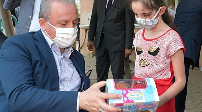 TBMM Başkanı Şentop'dan çocuklara bayram hediyesi