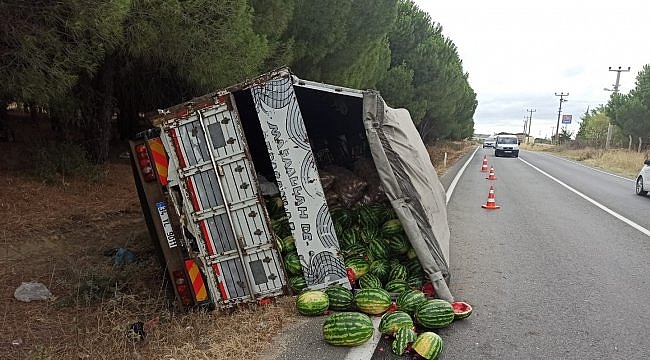Keşan'da devrilen kamyonun sürücüsü yaralandı