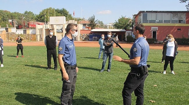 Tekirdağ'da polis, özel güvenlik görevlilerine eğitim verdi