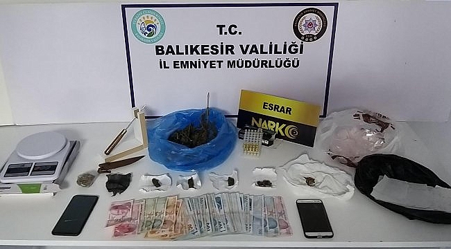 Balıkesir'de uyuşturucu operasyonlarında yakalanan 5 zanlıdan 1'i tutuklandı