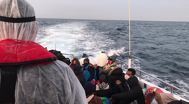 Çanakkale'de Türk kara sularına itilen 34 yabancı uyruklu kurtarıldı