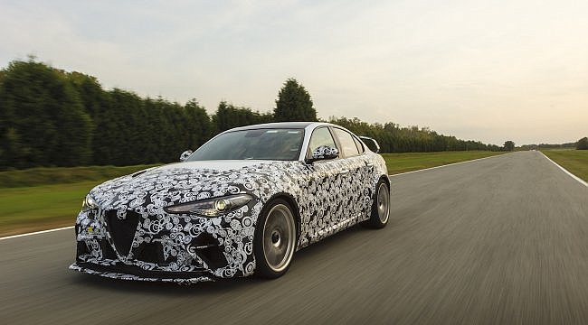 F1 pilotları yeni Alfa Romeo Giulia GTA'yı test etti