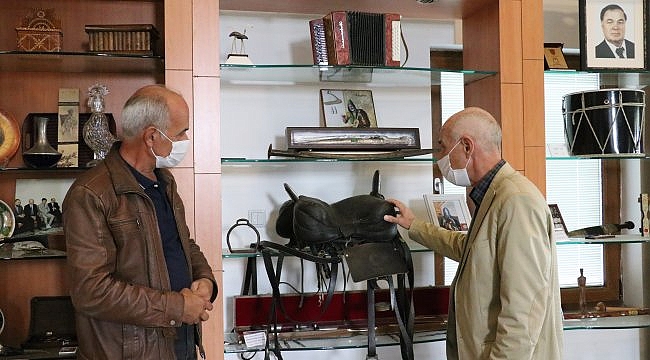 Savaşın parçaladığı hayatını kültürlerin birleştiriciliğini anlatmaya adadı