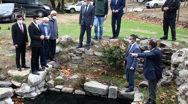 Vali Aktaş tarihi kaplıca alanını ziyaret etti