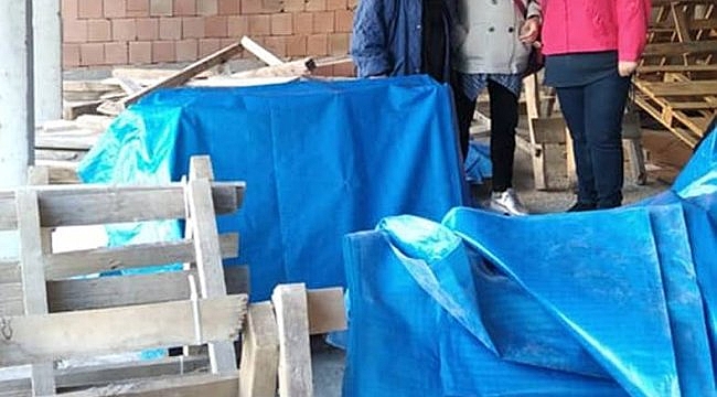 Gelibolu'da hayvanseverler sokak hayvanları için 30 kulübe yaptı