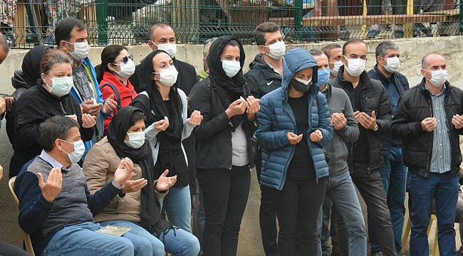 İzmir'deki depremde hayatını kaybedenler son yolculuğuna uğurlanıyor