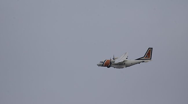 Saros Körfezi'nde balıkçı teknesinin batması sonucu kaybolan 2 kişiyi arama çalışması sürüyor