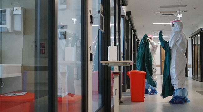 Türkiye'de son 24 saatte 2 bin 302 kişiye Kovid-19 tanısı konuldu, 76 kişi hayatını kaybetti