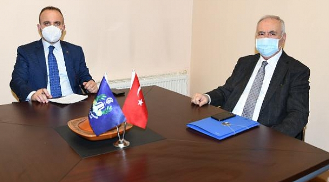 AK Parti'li Turan: Söz konusu Çanakkale'ye hizmetse parti ayrımı yapmayız