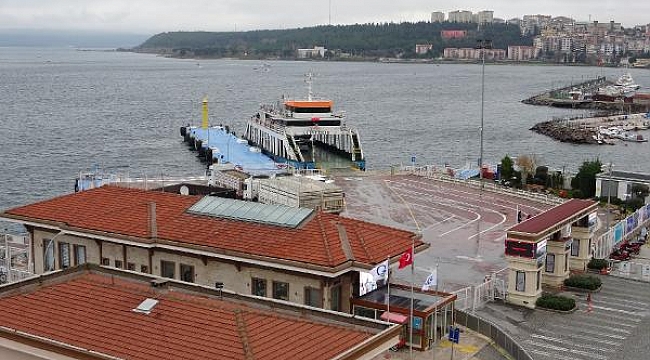 Gökçeada ve Bozcaada'ya yarınki feribot seferleri iptal edildi