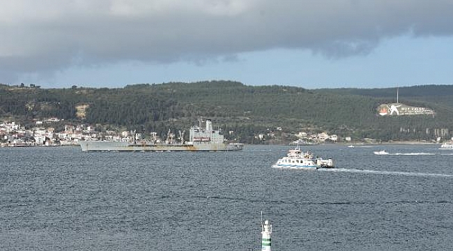 ABD savaş gemisi Çanakkale Boğazı'ndan geçti
