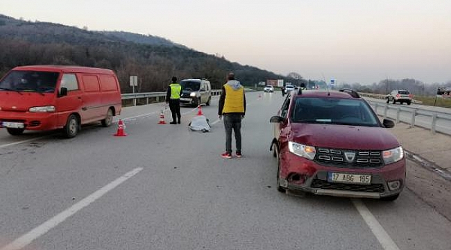 Otomobilin çarptığı elektrikli bisikletin sürücüsü öldü