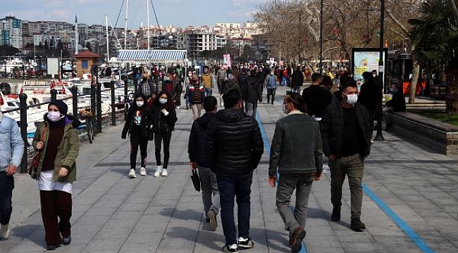 Çanakkaleliler, kordona akın etti