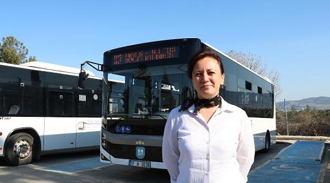 Üniversite mezunu 3 çocuk annesi, özel halk otobüsü şoförlüğü yapıyor