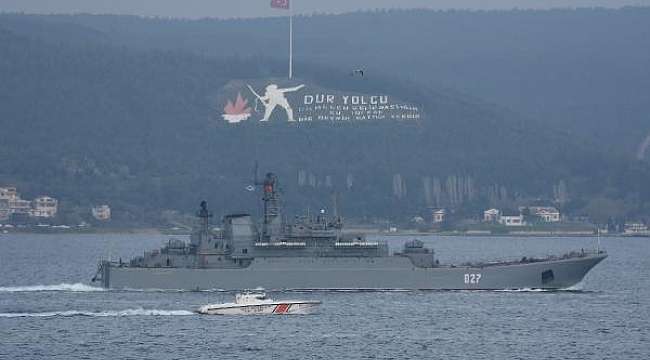 Rus savaş gemileri peş peşe Çanakkale Boğazı'ndan geçti